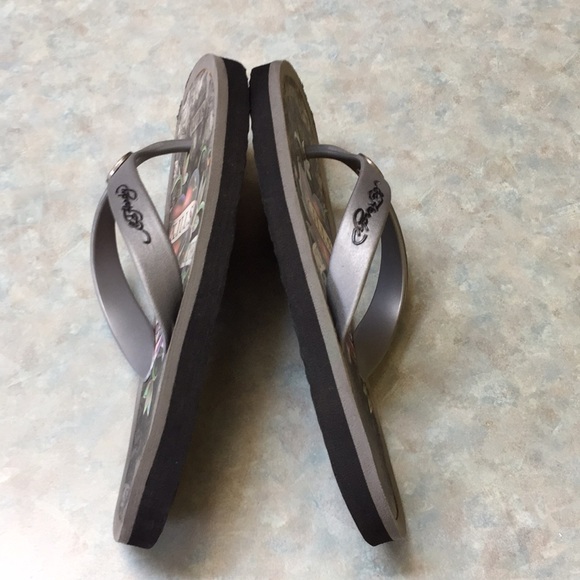 Ed Hardy flip flops ( sz 5/6) - Picture 4 of 13